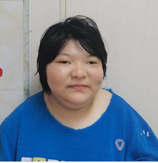 走失者照片 钦州市寻亲：青年女子被救助，穿蓝色...