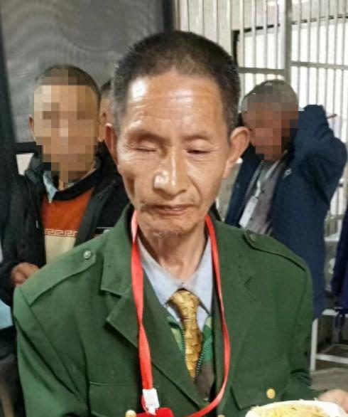 走失者照片 达州市寻人：六旬老人走失，穿军绿色...