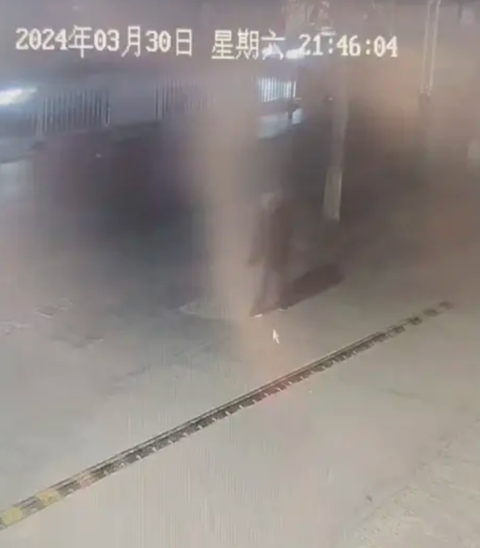 走失者照片 延安市寻人：六旬老人走失，穿黑色带...