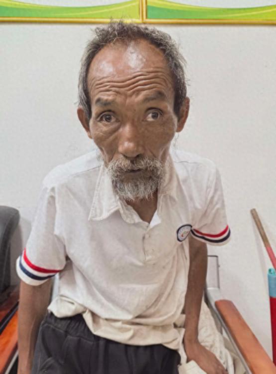走失者照片 周口市寻亲：八旬老人被救助，高1米...