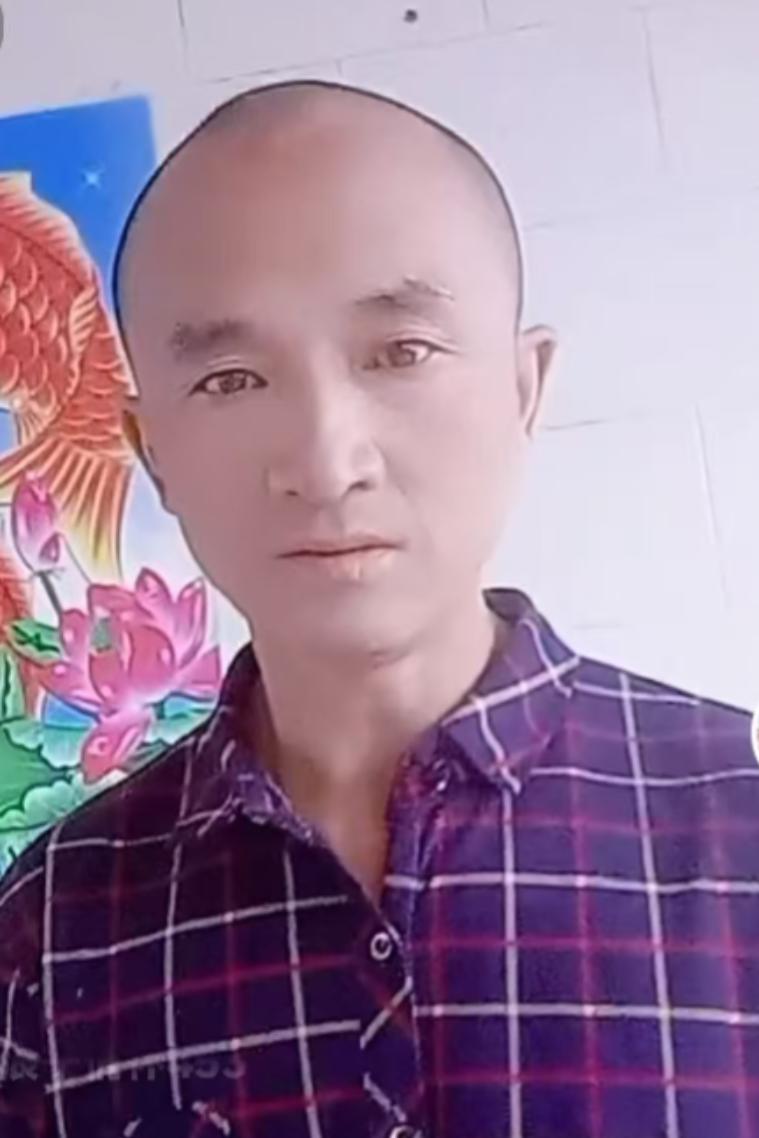 走失者照片 四平市寻人：五旬男子走失，患小脑萎...