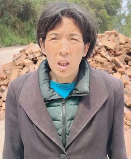 走失者照片 重庆市寻亲：五旬女子被救助，穿黑色...