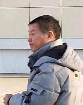 走失者照片 哈尔滨市寻人：六旬老人走失，穿墨绿...