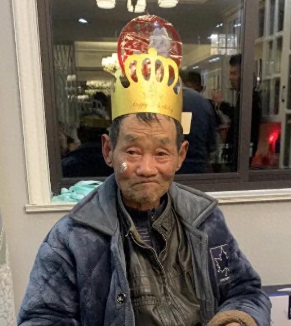 走失者照片 淮南市寻人：七旬老人走失，戴帽子，...