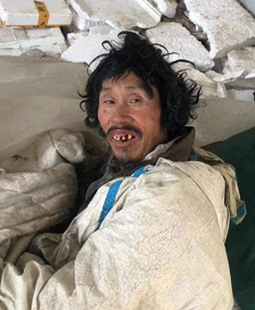 走失者照片 烟台市莱阳市寻亲：六旬老人被救助，...