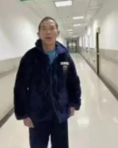 走失者照片 咸宁市寻人：七旬老人走失，穿蓝色薄...