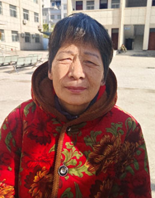 走失者照片 驻马店市寻亲：五旬女子被救助，自述...