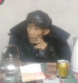 走失者照片 恩施州寻人：八旬老人走失，穿黑色皮...