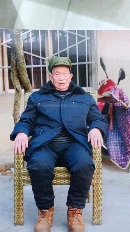 走失者照片 德阳市什邡市寻人：八旬老人走失，穿...