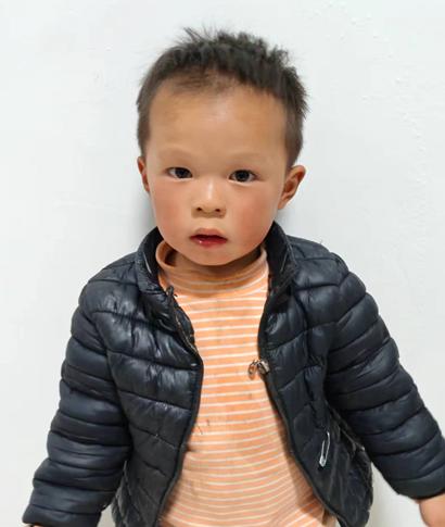 走失者照片 濮阳市寻亲：3岁男孩被救助，穿橘色...