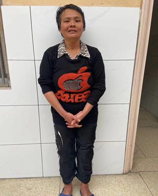 走失者照片 玉林市寻亲：中年女子被救助，高1米...