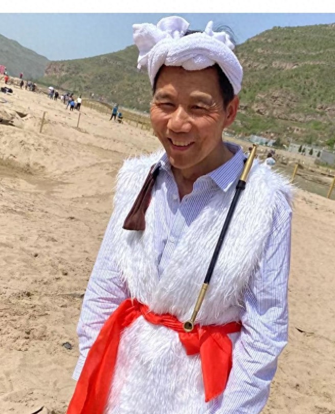 走失者照片 西安市寻人：六旬老人走失，穿黑色外...