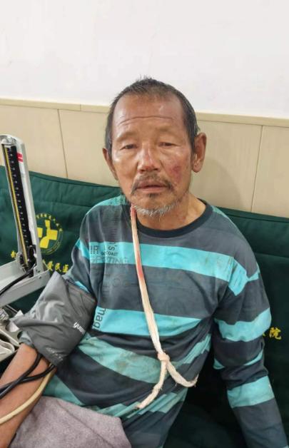 走失者照片 武汉市寻亲：六旬老人被救助，左手有...