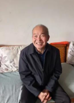 走失者照片 海口市寻人：七旬老人走失，穿蓝色短...