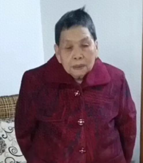 走失者照片 内江市隆昌市寻人：八旬老太走失，穿...