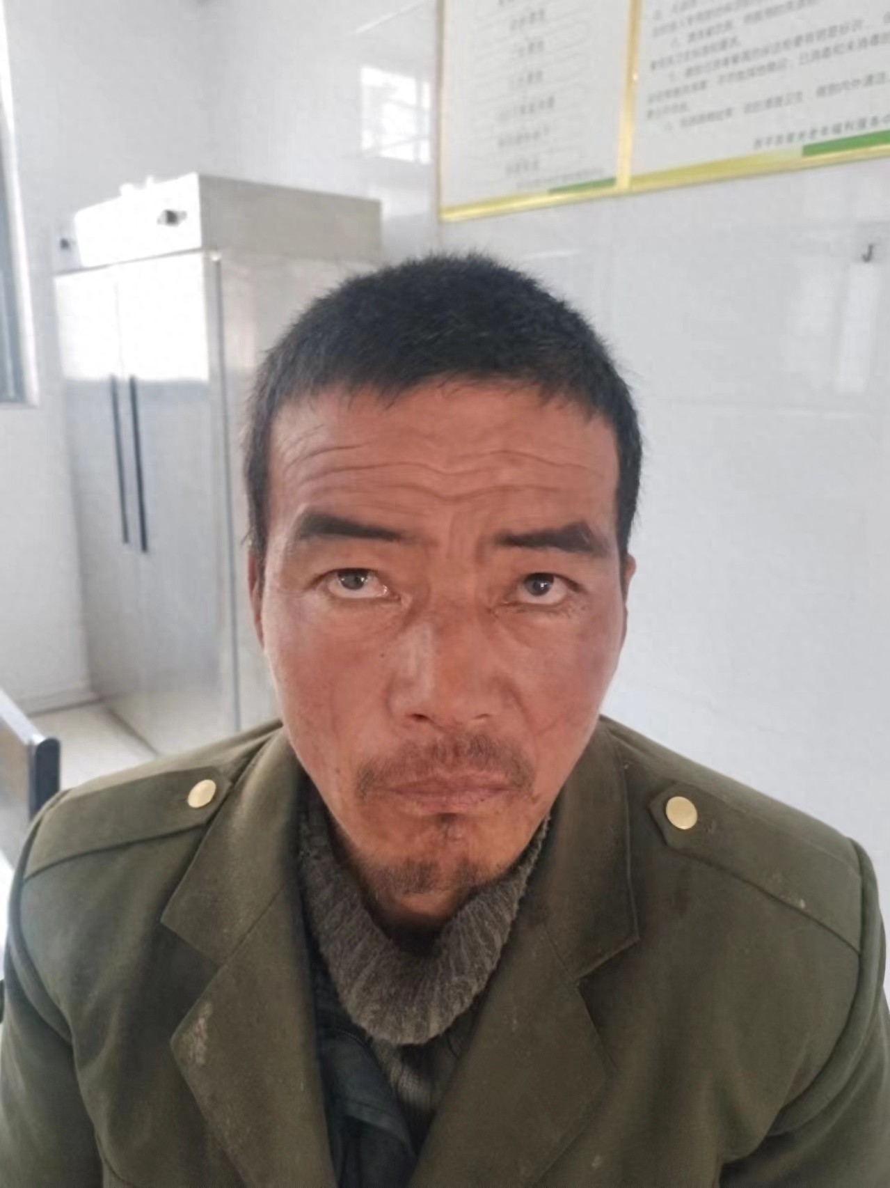走失者照片 驻马店市寻亲：五旬男子被救助，自述...