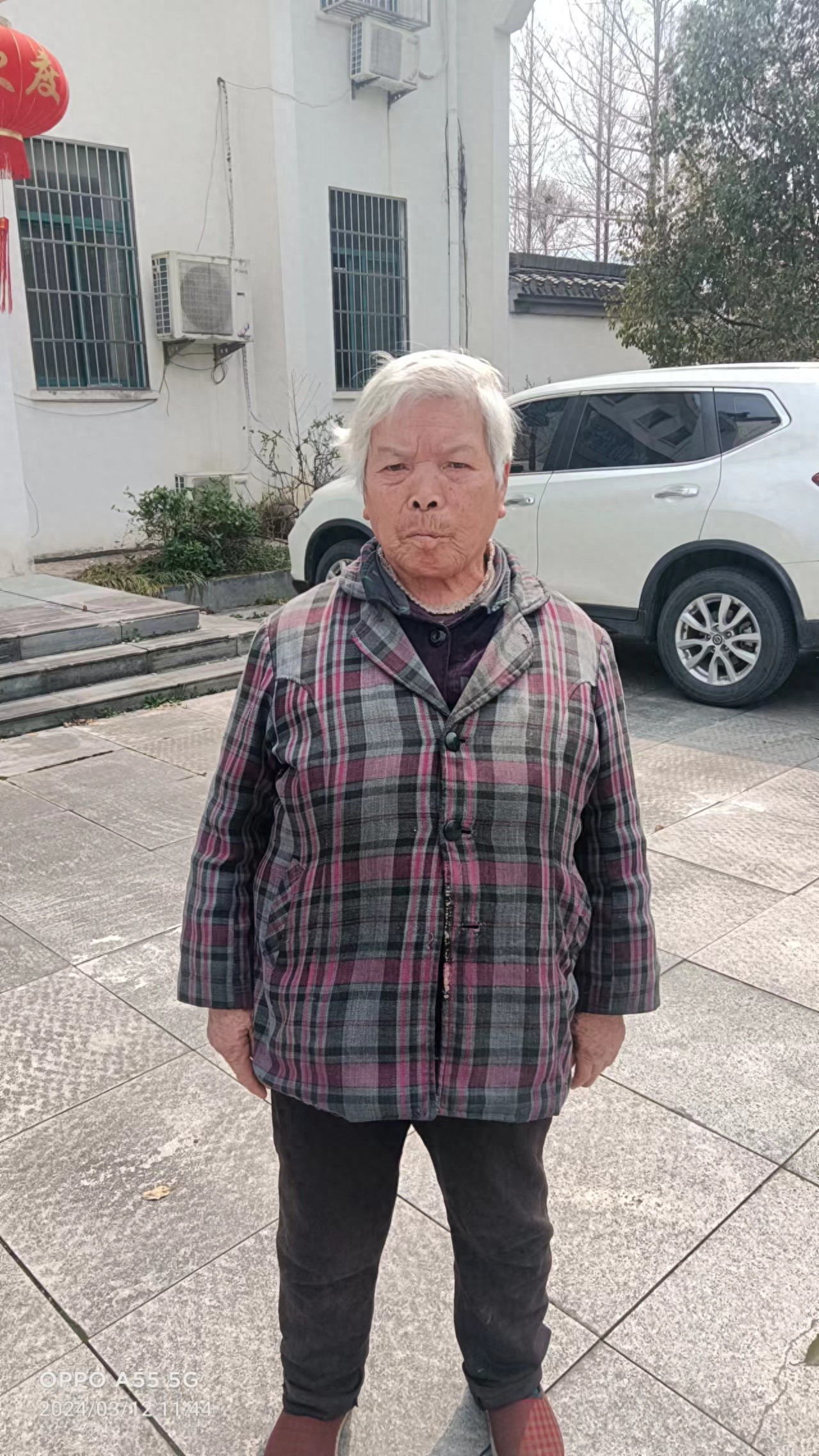 走失者照片 宣城市寻亲：七旬老太被救助，穿格子...