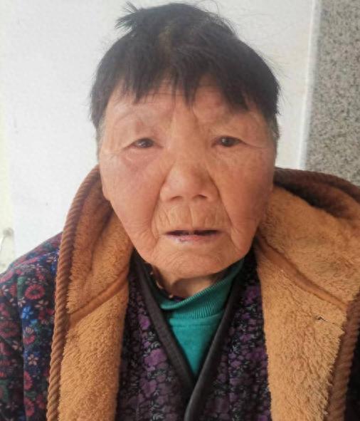 走失者照片 商丘市寻亲：七旬老太被救助，高1米...