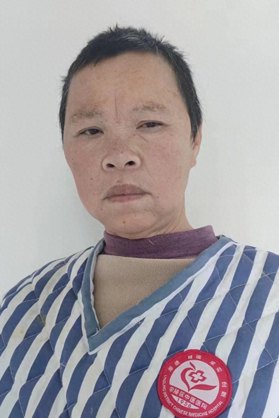 走失者照片 永州市寻亲：六旬老太被救助，高1米...