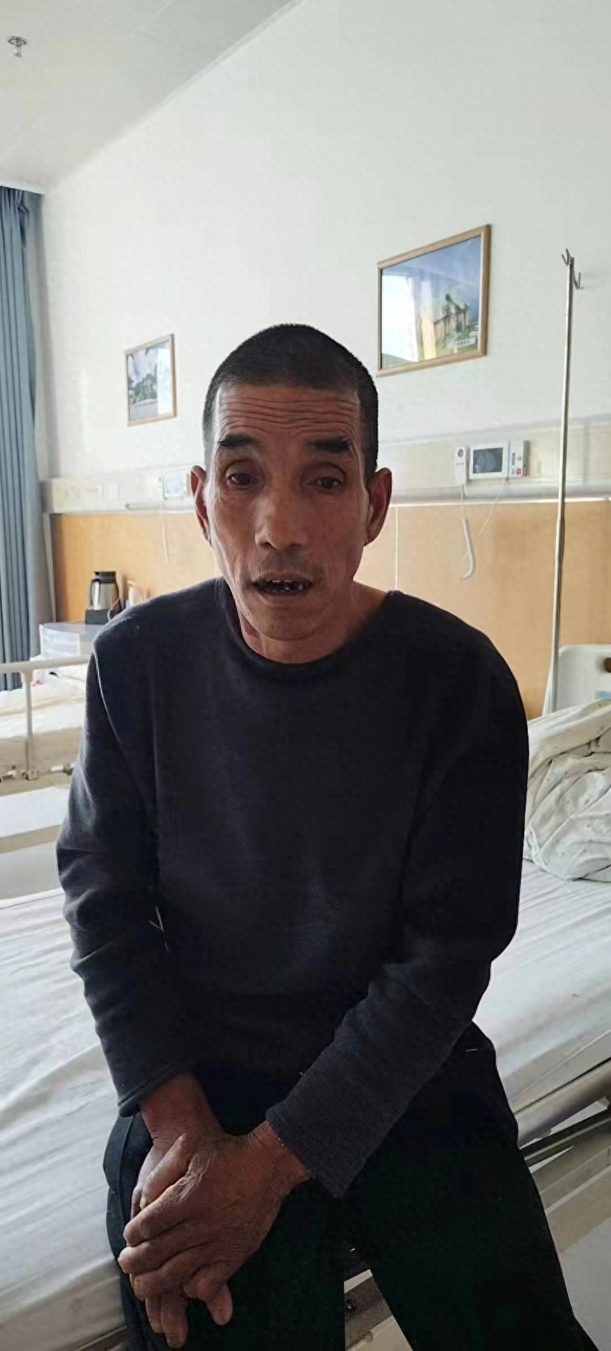 走失者照片 威海市寻亲：五旬男子被救助，穿花棉...