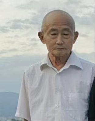 走失者照片 重庆市寻人：八旬老人走失，穿黑色长...