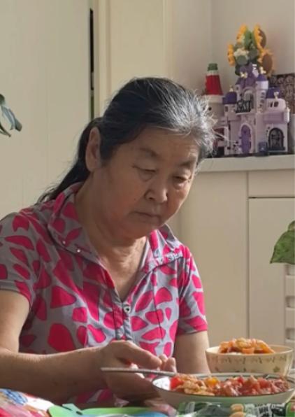 走失者照片 伊犁州伊宁市寻人：六旬老太走失，患...