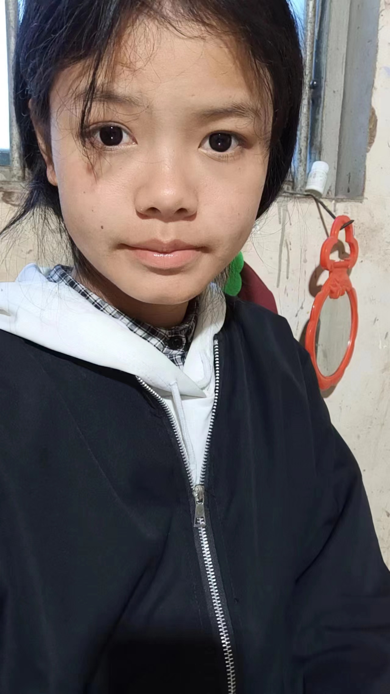 走失者照片 上海市寻人：17岁女孩走失，右侧嘴...