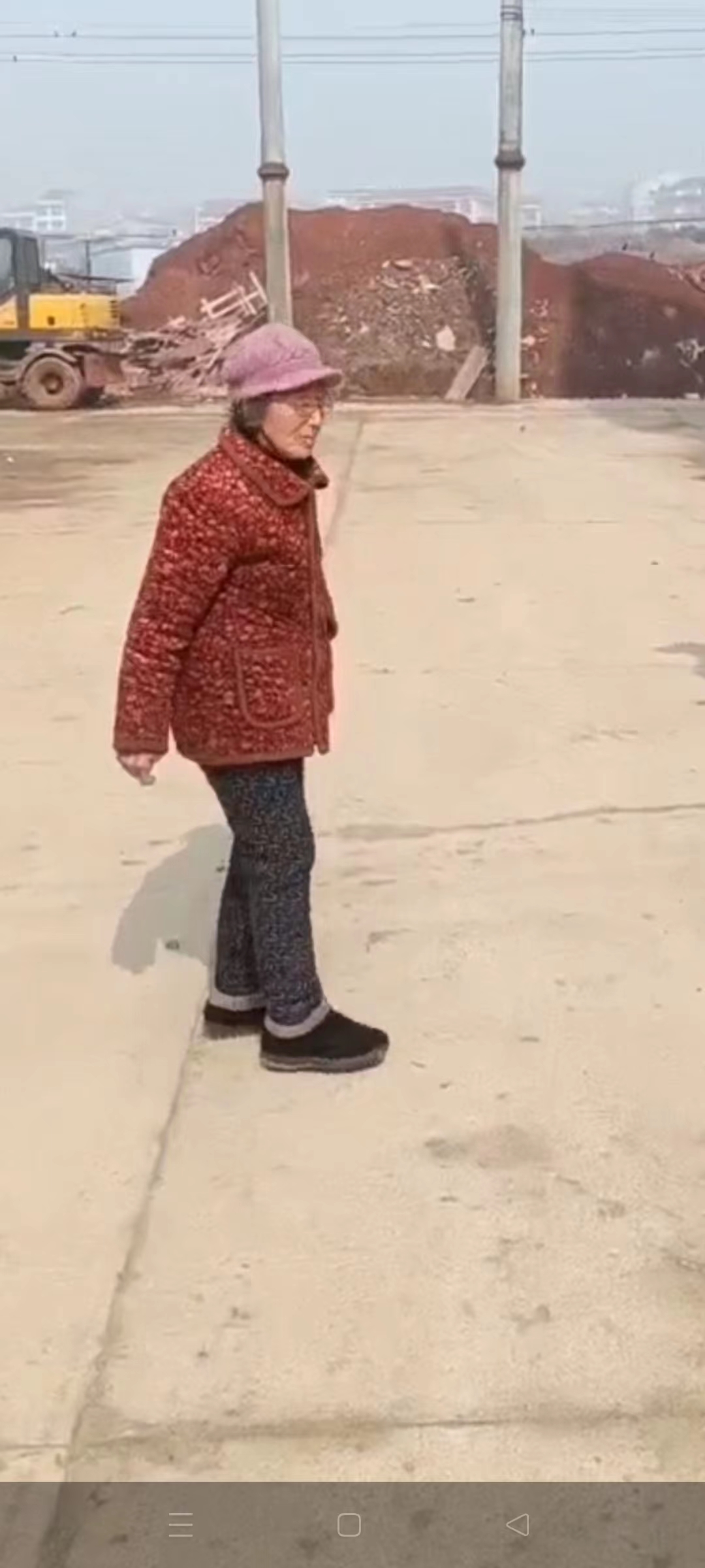 走失者照片 娄底市急寻：九旬老太走失，穿枣红色...