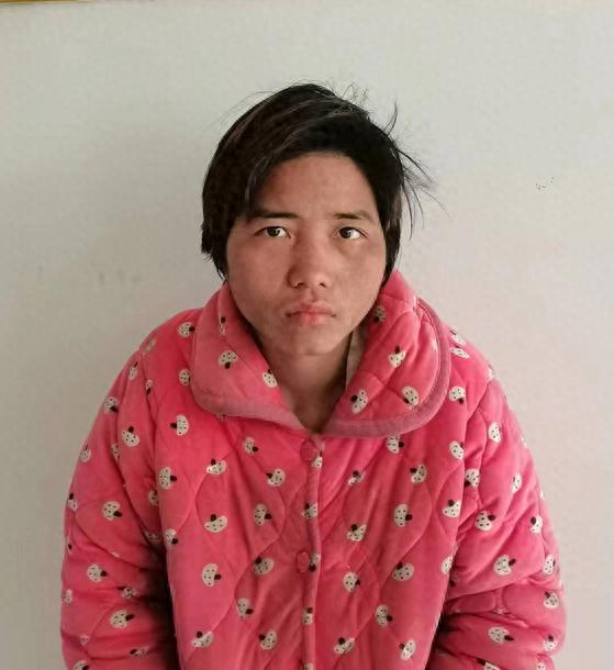 走失者照片 南阳市寻亲：青年女子被救助，短发，...