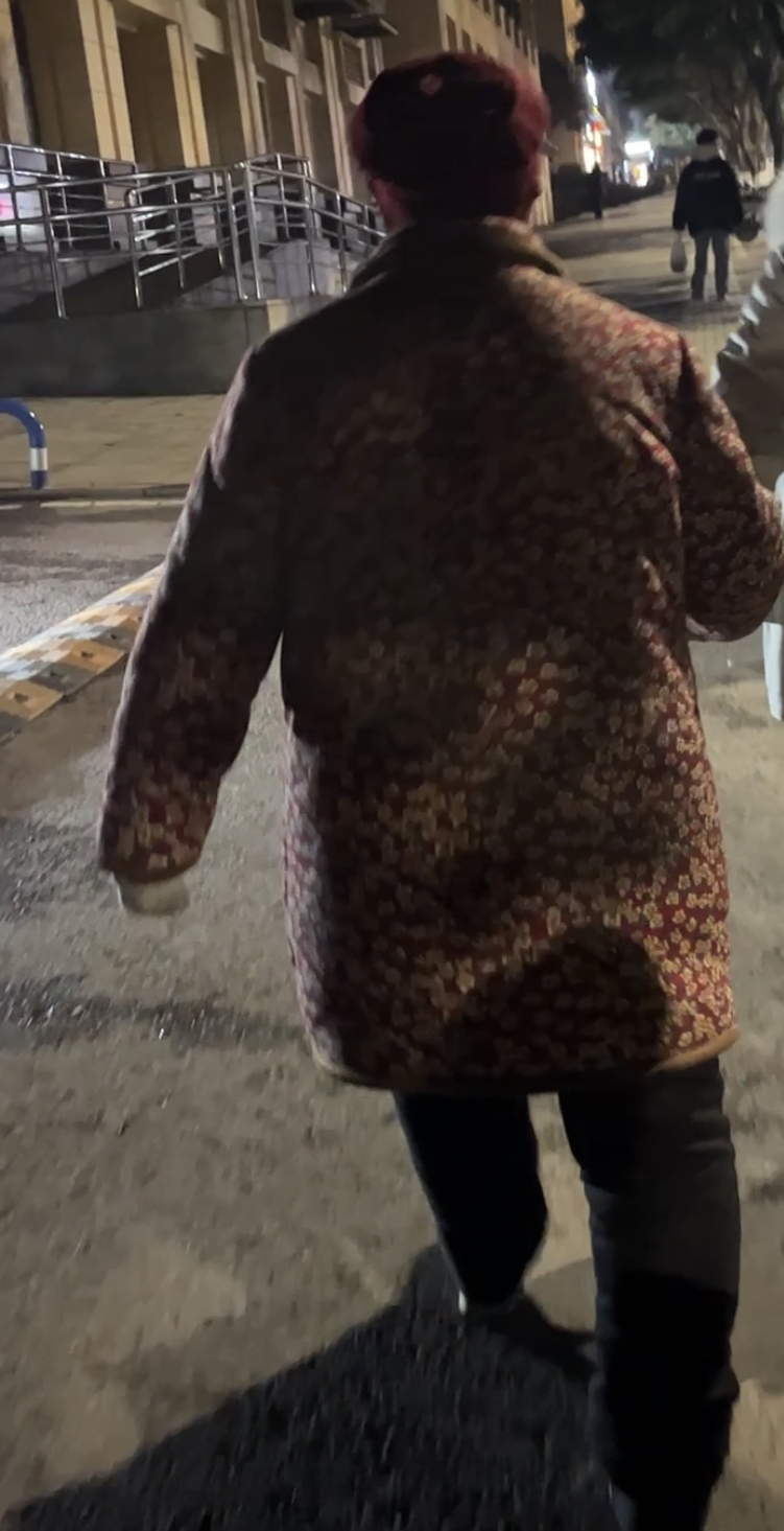 走失者照片 紧急寻人：重庆市八旬老太走失，穿枣...