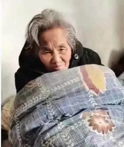 走失者照片 渭南市寻人：七旬老太走失，偏瘦，高...