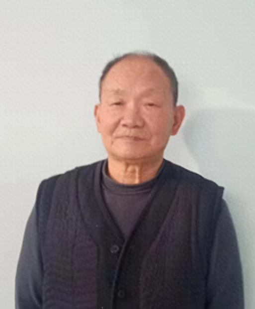 走失者照片 洛阳市偃师市寻人：七旬老人走失，戴...