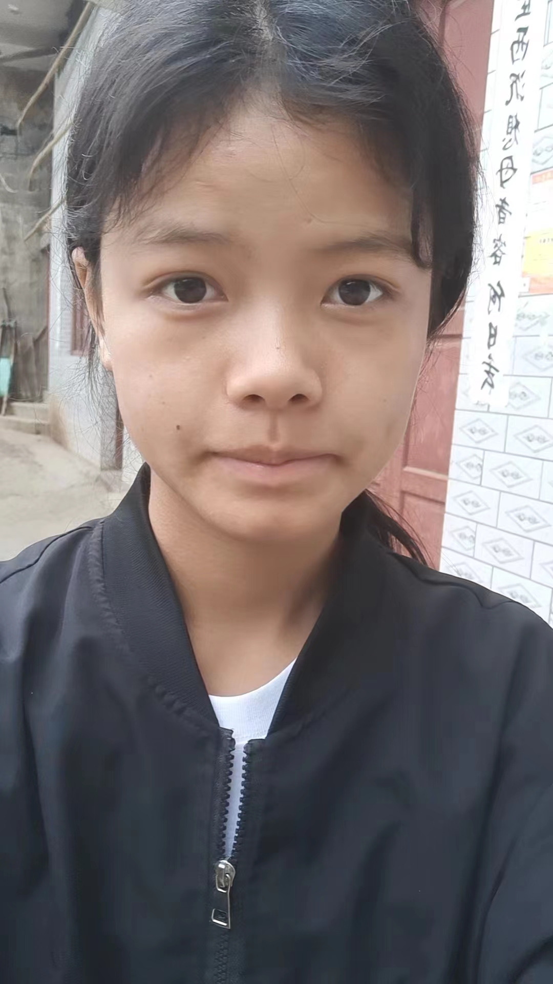 走失者照片 上海市寻人：17岁女孩走失，右侧嘴...