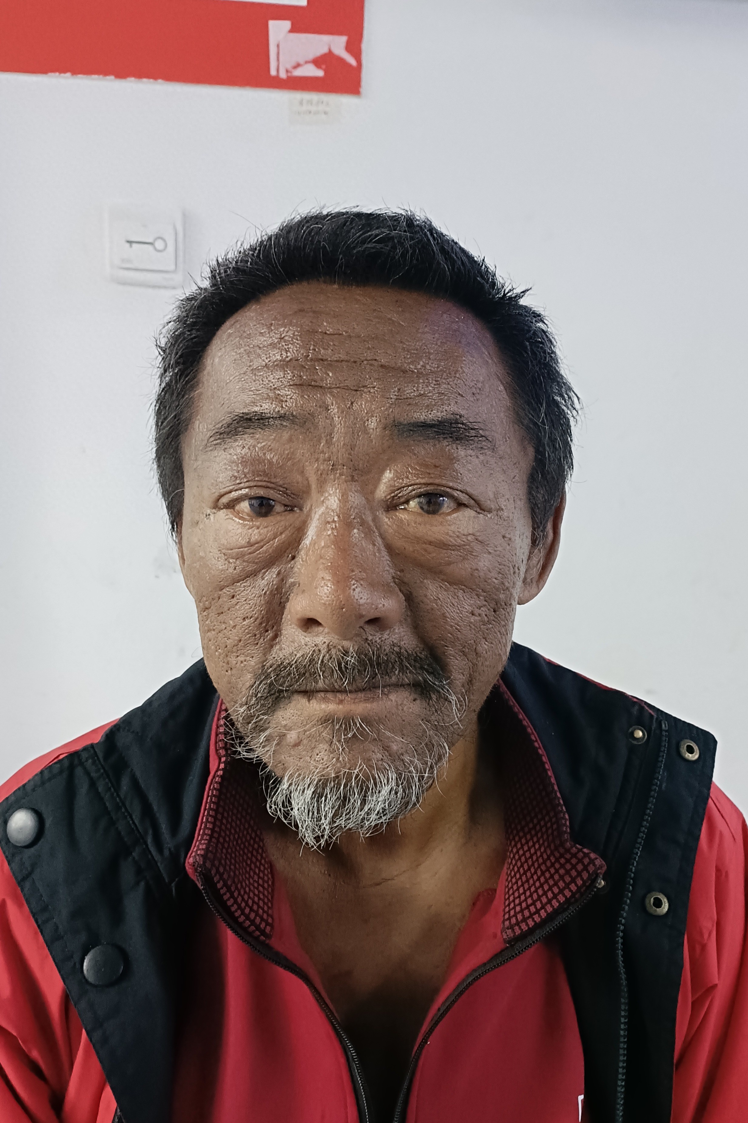 走失者照片 海口市寻亲：五旬男子被救助，自述叫...