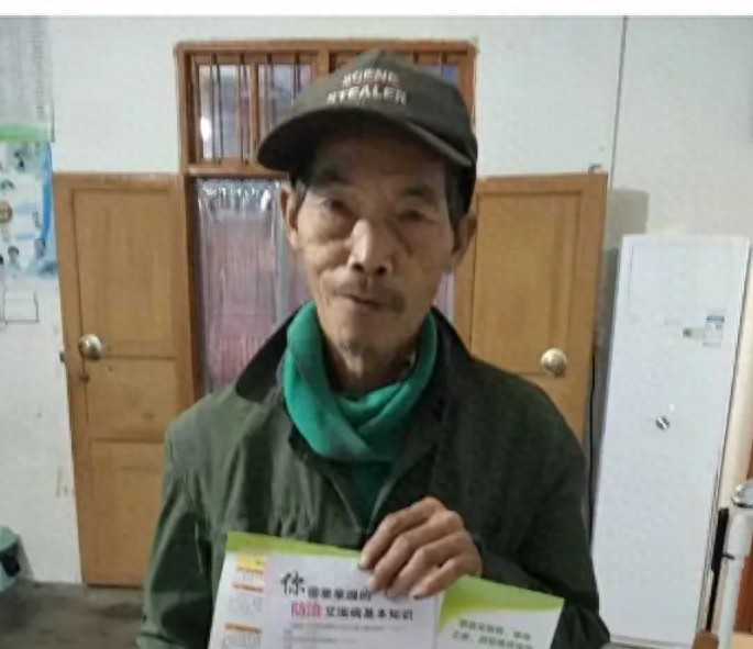 走失者照片 玉林市寻人：六旬老人走失，穿军绿色...