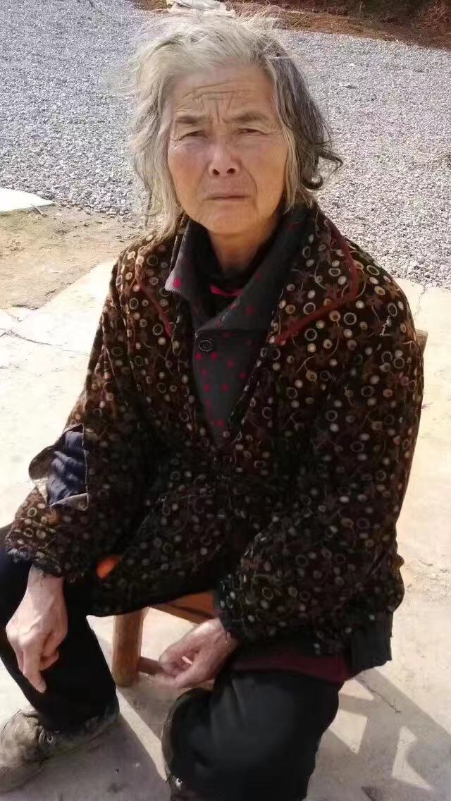 走失者照片 常德市寻人：七旬老太走失，穿蓝色上...