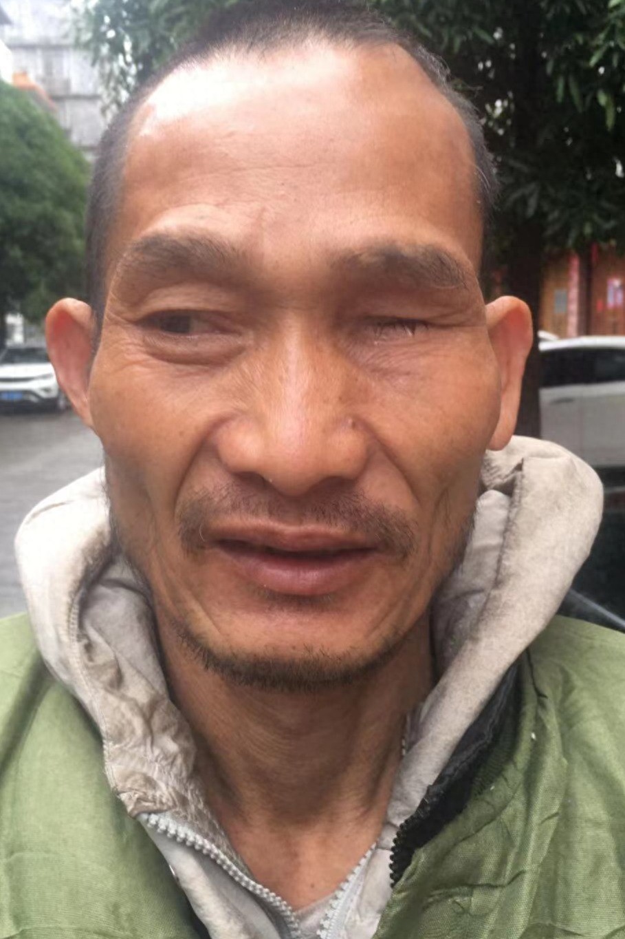 走失者照片 玉林市寻亲：五旬男子被救助，自写名...