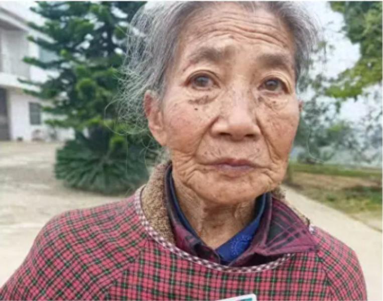 走失者照片 南充市寻人：七旬老太走失，穿黑色裤...