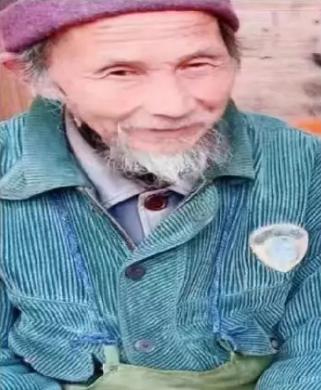 走失者照片 紧急寻人：赣州市九旬老人走失，戴帽...