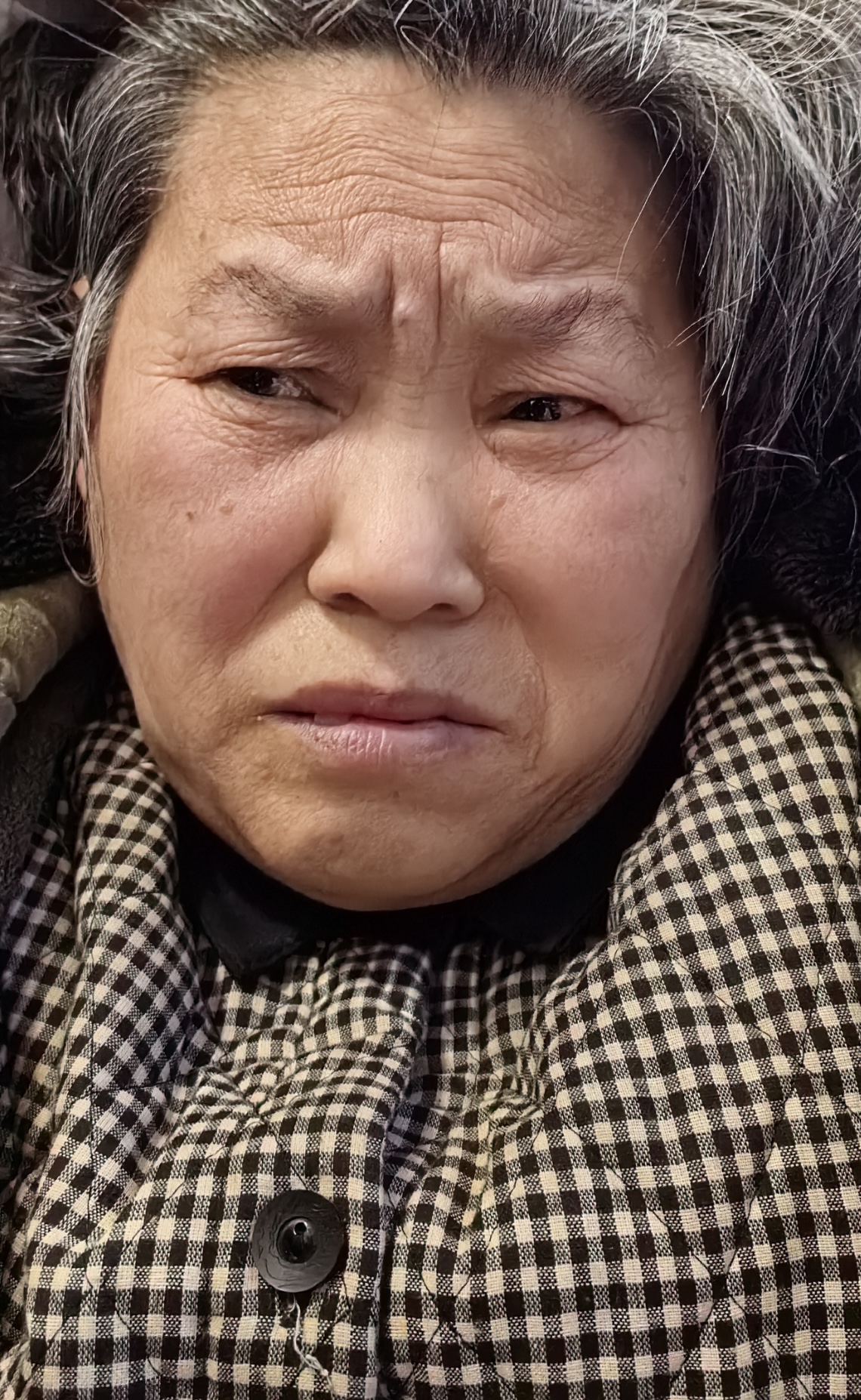走失者照片 枣庄市寻亲：五旬女子被救助，穿绿色...