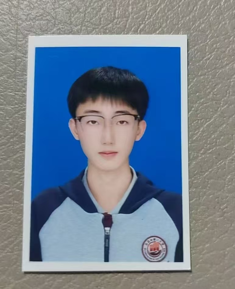 走失者照片 吴忠市寻人：15岁男孩走失，穿灰色...