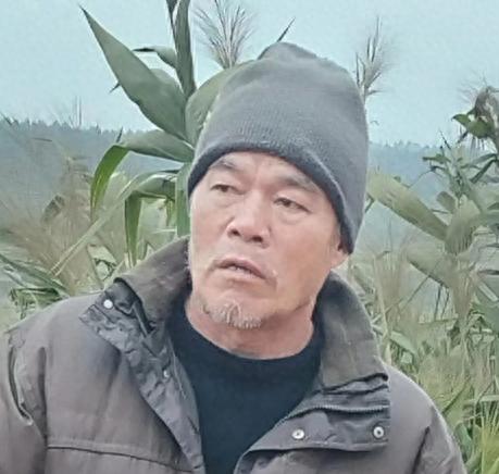 走失者照片 湛江市急寻：六旬老人走失，穿灰色大...