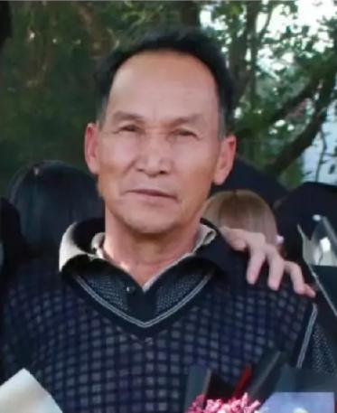 走失者照片 河源市寻人：六旬老人走失，穿深蓝色...