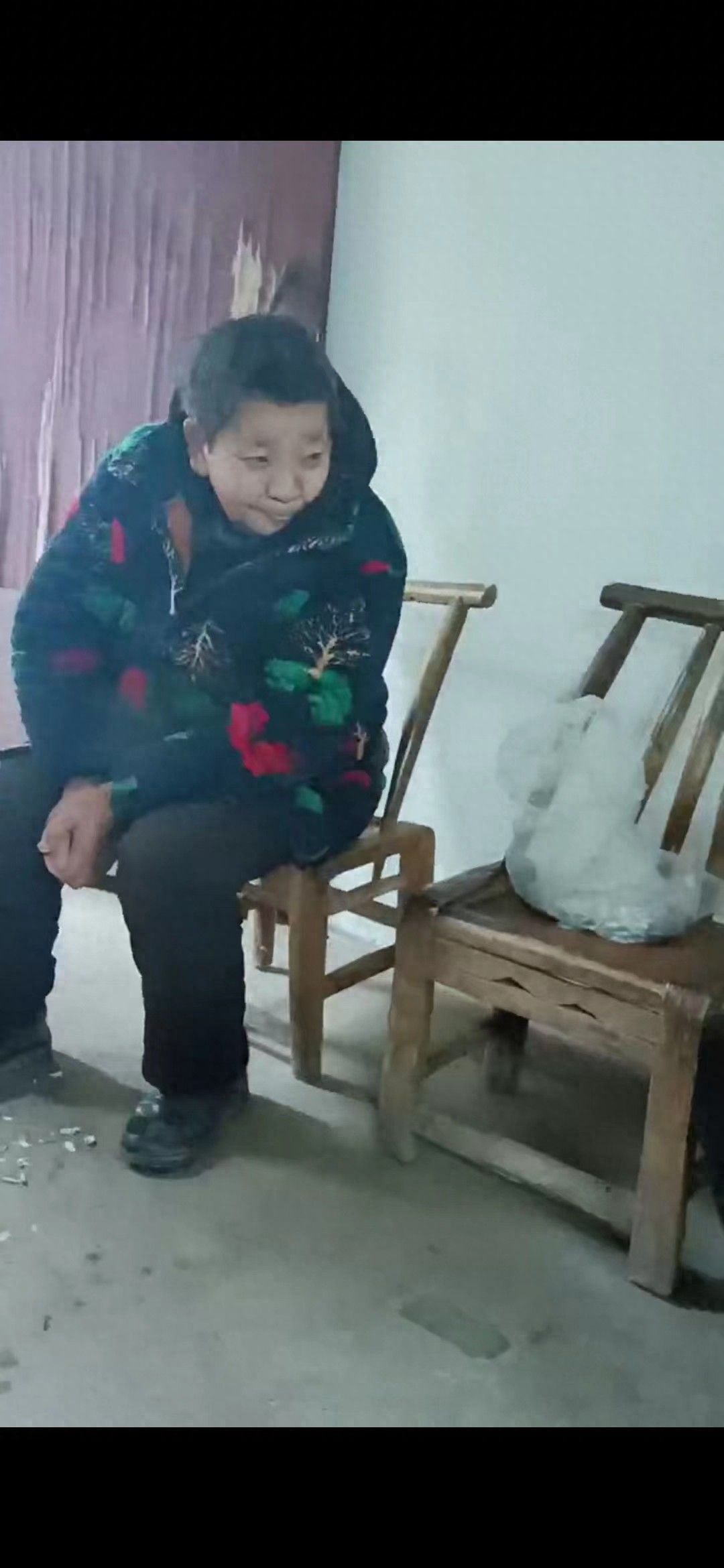 走失者照片 荆州市急寻：八旬老太走失，短发，穿...