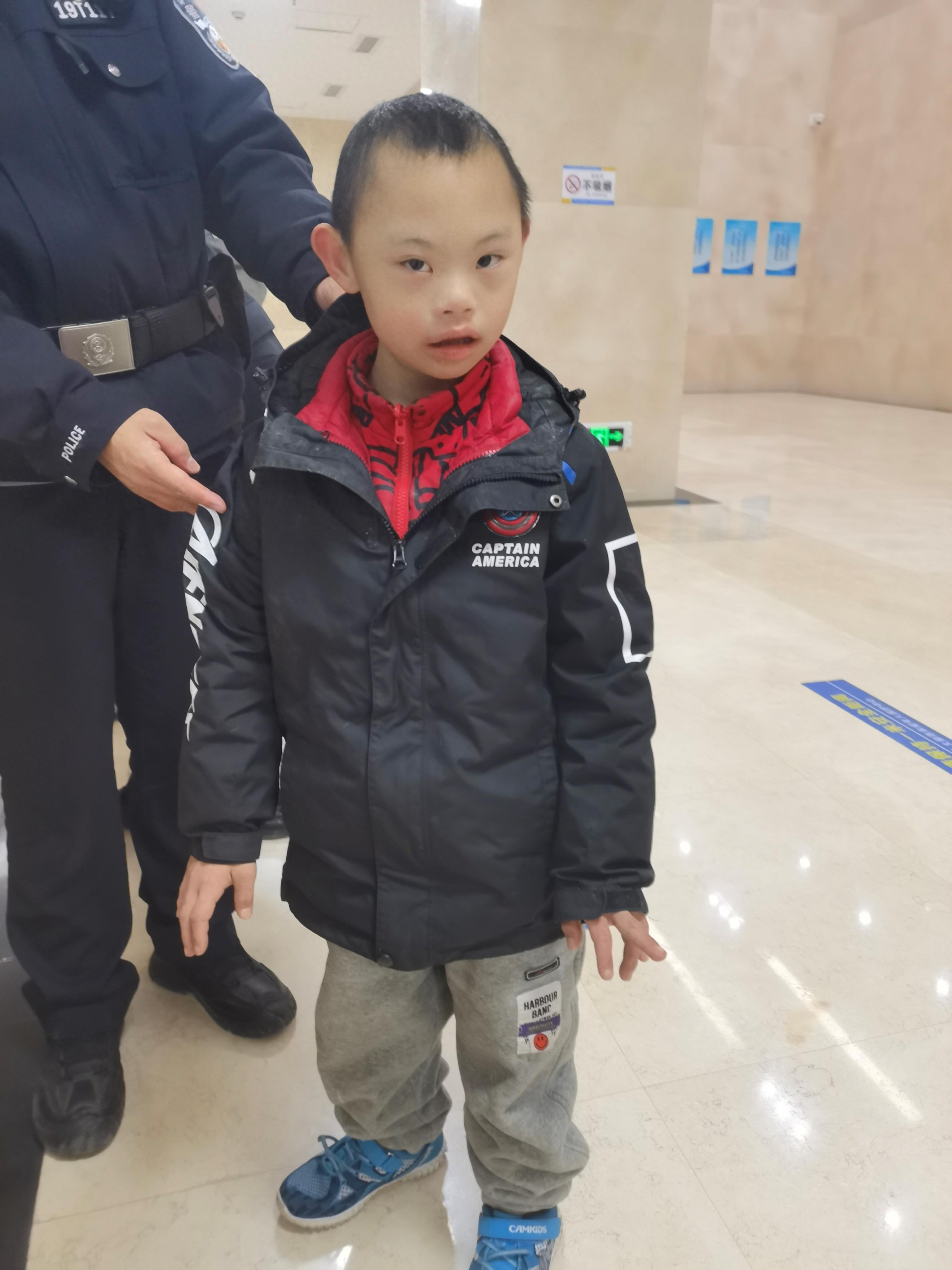 走失者照片 太原市寻亲：10岁男孩被救助，高约...