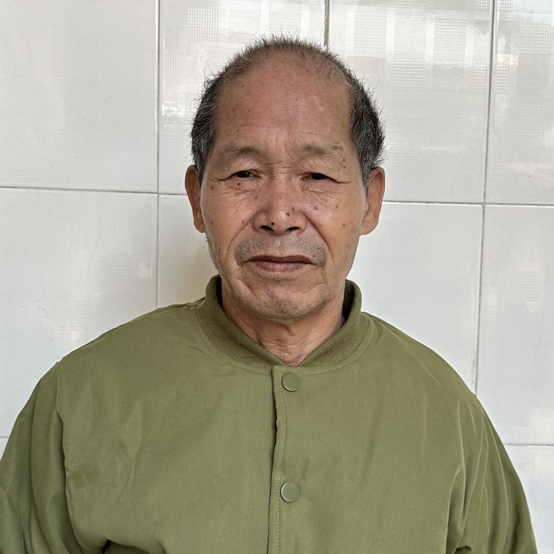 走失者照片 广州市寻亲：六旬老人被救助，精神异...