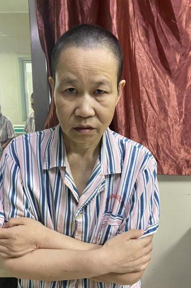 走失者照片 菏泽市寻亲：中年女子被救助，高1米...