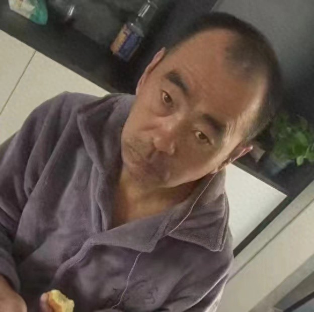 走失者照片 安阳市寻人：六旬老人走失，穿蓝黑色...