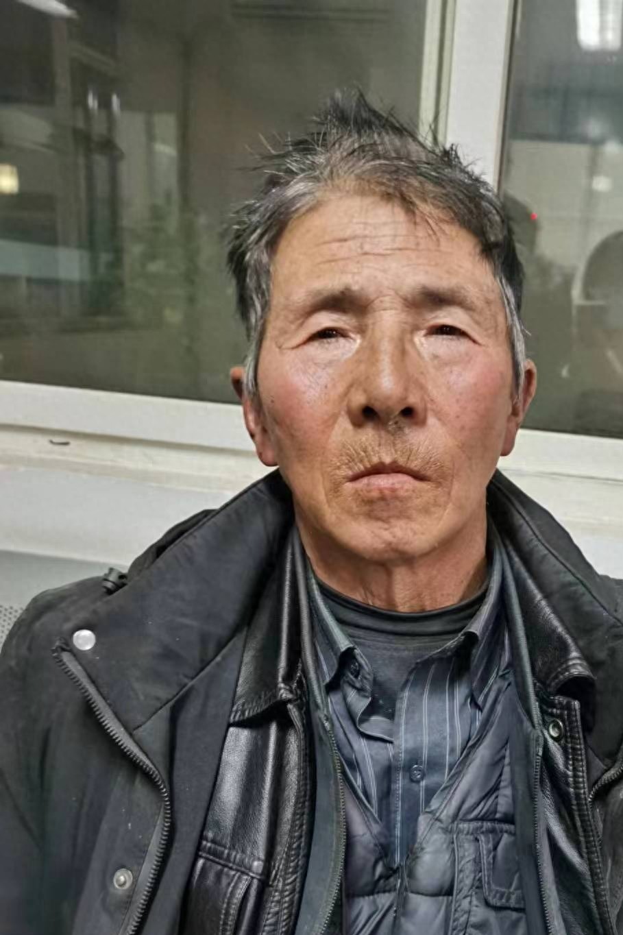 走失者照片 咸阳市寻亲：六旬老人被救助，高1米...