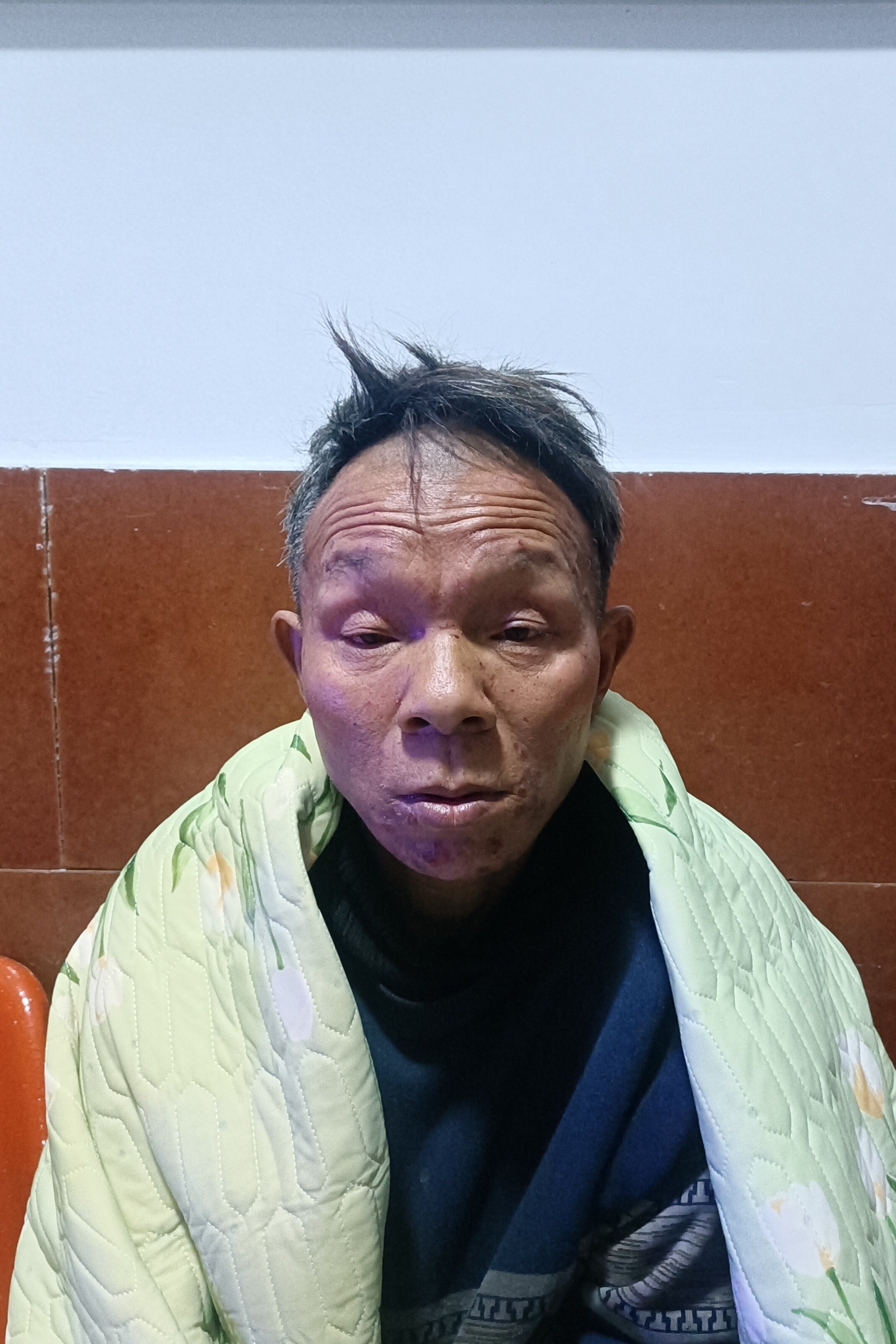 走失者照片 三明市寻亲：中年男子被救助，穿深蓝...